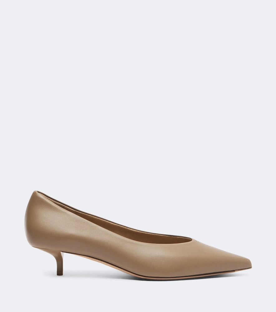 Max Mara Leather pumps (Beige) - Mid Heel Pumps