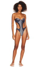 Melissa Simone Denim One Piece Swimsuit in Blue - Maillot de bain une pièce en jean Melissa Simone en bleu - Melissa Simone 蓝色牛仔连体泳衣 - Melissa Simone Denim-Einteiler-Badeanzug in Blau - Melissa Simone 데님 원피스 수영복 블루 색상 - Costume da bagno intero in denim Melissa Simone in blu