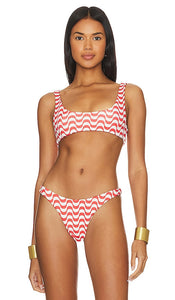 Mello The Label Sport Bikini Top in Red - Haut de bikini sport Mello The Label en rouge - Mello The Label 红色运动比基尼上衣 - Mello The Label Sport-Bikinioberteil in Rot - Mello The Label 스포츠 비키니 탑 레드 색상 - Top bikini sportivo Mello The Label in rosso
