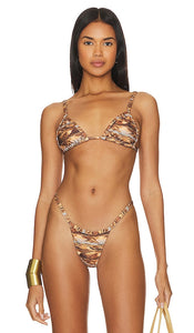 Mello The Label Triangle Bikini Top in Brown - Haut de bikini triangle Mello The Label en marron - Mello The Label 棕色三角比基尼上衣 - Mello The Label Triangel-Bikinioberteil in Braun - Mello The Label 트라이앵글 비키니 탑 브라운 색상 - Top bikini a triangolo Mello The Label in marrone