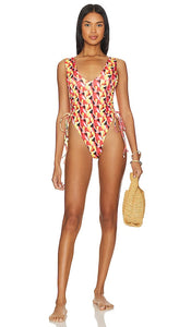 Mello The Label V One Piece in Red - Mello The Label V One Piece en rouge - Mello The Label V One Piece 红色 - Mello The Label V Einteiler in Rot - Mello THE Label V 원피스 레드 색상 - Mello The Label V Costume intero in rosso