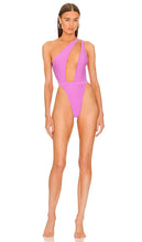 Michael Costello Kasie One Piece in Purple - Michael Costello Kasie One Piece en violet - 迈克尔·科斯特洛·凯西 (Michael Costello Kasie) 紫色一件单品 - Michael Costello Kasie Einteiler in Lila - Michael Costello Kasie 원피스 - Michael Costello Kasie One Piece in viola