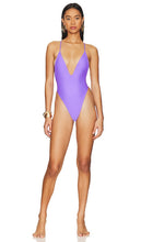 Michael Costello x REVOLVE Bianca One Piece in Purple - Michael Costello x REVOLVE Bianca One Piece en Violet - Michael Costello x REVOLVE Bianca One Piece 紫色 - Michael Costello x REVOLVE Bianca Einteiler in Lila - Michael Costello x REVOLVE Bianca 원피스 in 퍼플 - Michael Costello x REVOLVE Bianca Costume intero in viola