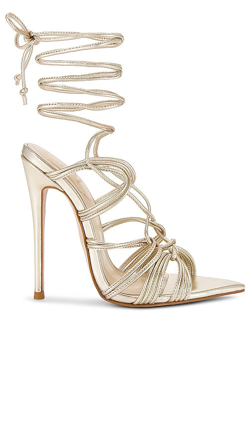 Michael Costello x REVOLVE Erika Sandal in Metallic Gold - Michael Costello x REVOLVE Sandale Erika en Or Métallisé - Michael Costello x REVOLVE Erika 金属金色凉鞋 - Michael Costello x REVOLVE Erika Sandale in Metallic-Gold - Michael Costello x REVOLVE Erika 샌들 in Metallic Gold - Sandalo Erika Michael Costello x REVOLVE in oro metallizzato
