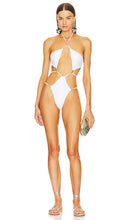 Michael Costello x REVOLVE Zadie One Piece in White - Michael Costello x REVOLVE Zadie One Piece en blanc - Michael Costello x REVOLVE Zadie 白色海贼王单品 - Michael Costello x REVOLVE Zadie Einteiler in Weiß - Michael Costello x REVOLVE Zadie 원피스 화이트 색상 - Michael Costello x REVOLVE Zadie One Piece in bianco