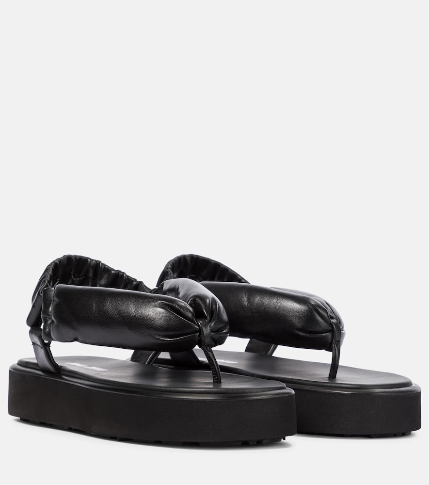 Miu Miu Leather thong sandals - Miu Miu 皮革人字拖