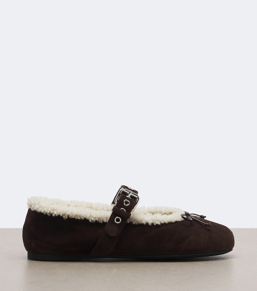 Miu Miu Shearling-lined suede ballet flats in Brown - Ballerina Flats