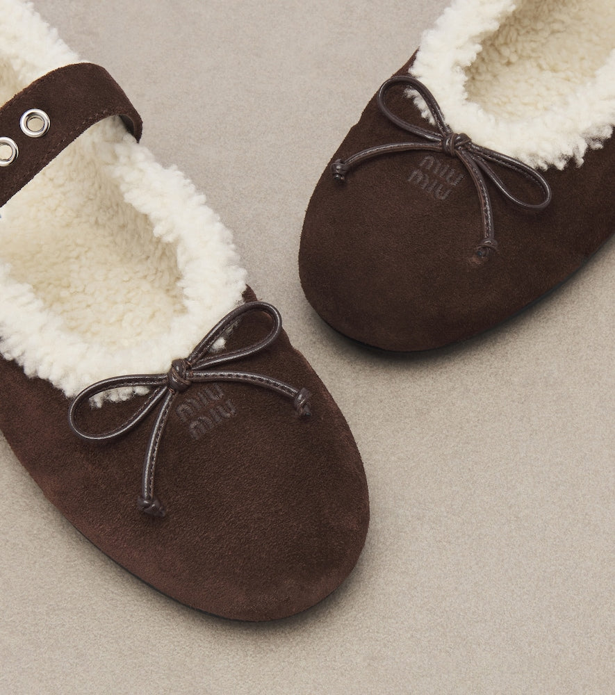 Miu Miu Shearling-lined suede ballet flats in Brown - Ballerina Flats