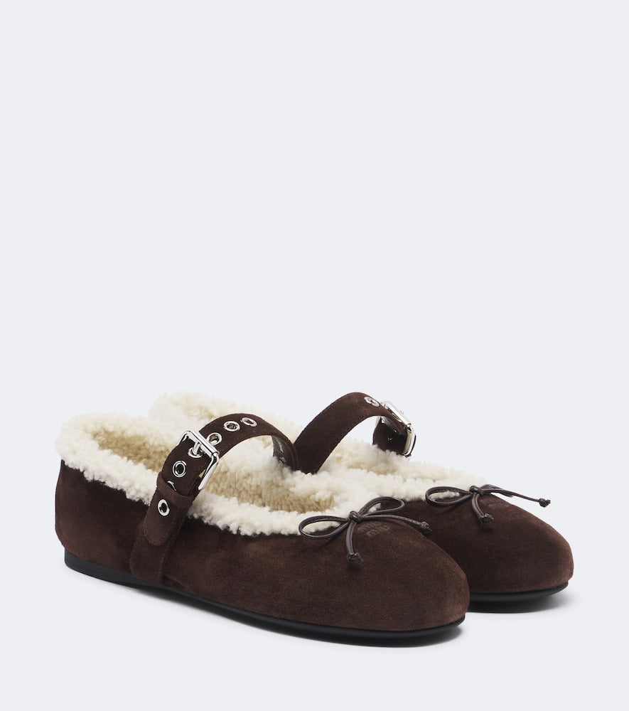 Miu Miu Shearling-lined suede ballet flats in Brown - Ballerina Flats