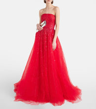 Monique Lhuillier Embellished tulle gown