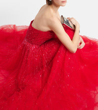Monique Lhuillier Embellished tulle gown