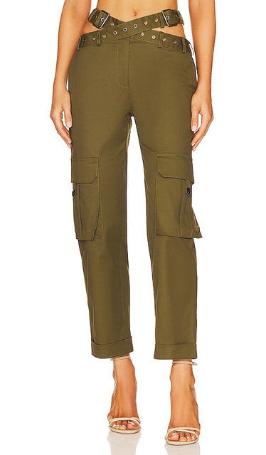 Monse Criss Cross Waistband Cargo Pocket Pants in Army - Monse - Pantalon cargo à poches croisées et ceinture croisée - Armée - Monse Criss Cross 腰带工装口袋裤 军色 - Monse Cargo-Taschenhose mit überkreuztem Bund in der Farbe Army - Monse Criss 크로스 허리밴드 카고 포켓 팬츠 (아미) - Pantaloni con tasca cargo Monse Criss Cross in stile militare