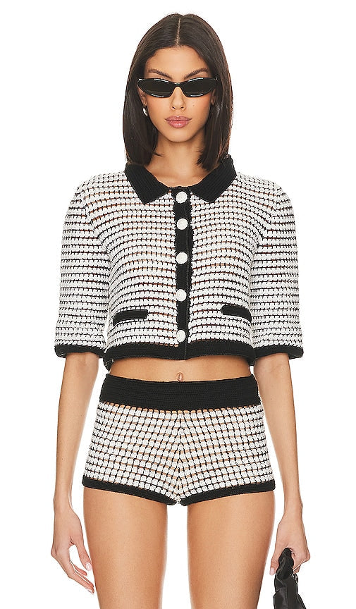 My Beachy Side X Revolve Crochet Cropped Cardigan in White - My Beachy Side X Revolve Cardigan court en crochet blanc - My Beachy Side X Revolve 白色钩编短款开衫 - My Beachy Side X Revolve Häkel-Kurzstrickjacke in Weiß - My Beachy Side X Revolve 크로셰 크롭 가디건 화이트 색상 - Cardigan corto all'uncinetto My Beachy Side X Revolve in bianco