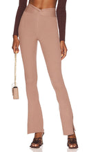 NBD Imari Pant in Tan - Pantalon Imari NBD en beige - NBD Imari 黄褐色长裤 - NBD Imari-Hose in Hellbraun - NBD Imari 팬츠 - Pantaloni NBD Imari in marrone chiaro