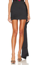NICHOLAS Caspian Skirt in Black - NICHOLAS Jupe Caspienne en Noir - NICHOLAS Caspian 黑色裙子 - NICHOLAS Kaspischer Rock in Schwarz - NICHOLAS 카스피안 스커트 - NICHOLAS Gonna Caspian in nero