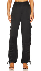 NICHOLAS Nori Utilitarian Drawcord Pants in Black - NICHOLAS Nori - Pantalon utilitaire à cordon de serrage en noir - NICHOLAS Nori 黑色实用抽绳长裤 - NICHOLAS Nori Utilitaristische Kordelzughose in Schwarz - NICHOLAS Nori 유틸리티 드로스트링 팬츠블랙 색상 - NICHOLAS Nori Pantaloni utilitari con cordino in nero