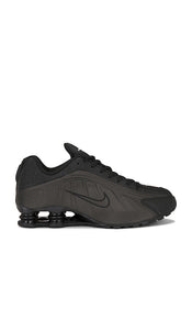 Nike Shox R4 in Black | Men's Lifestyle Sneakers in Black & Bright Crimson