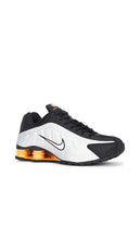 Nike Nike Shox R4 in Black,White