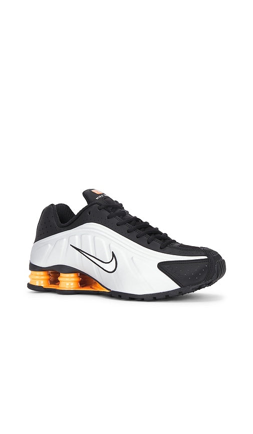 Nike Nike Shox R4 in Black,White