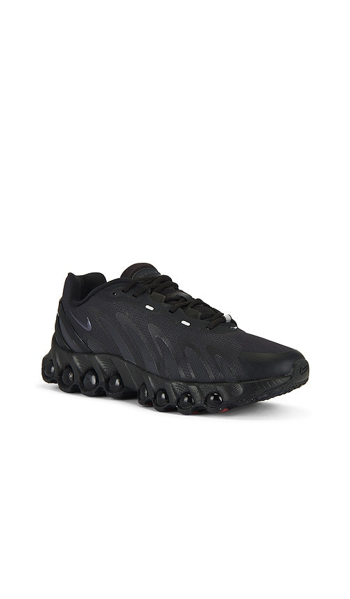 Nike Air Max Dn8 Sneakers in Black