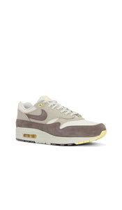 Nike Air Max 1 Prem Sneakers in Light Grey