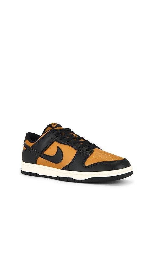 Nike Dunk Low Retro in Brown