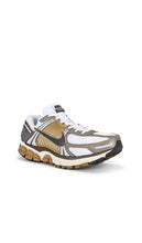 Nike Nike Zoom Vomero 5 in Grey