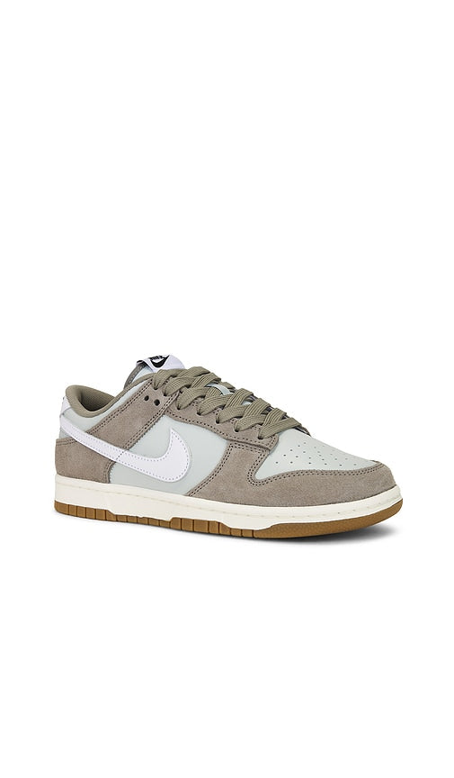 Nike Dunk Low Retro Se in Grey,Army