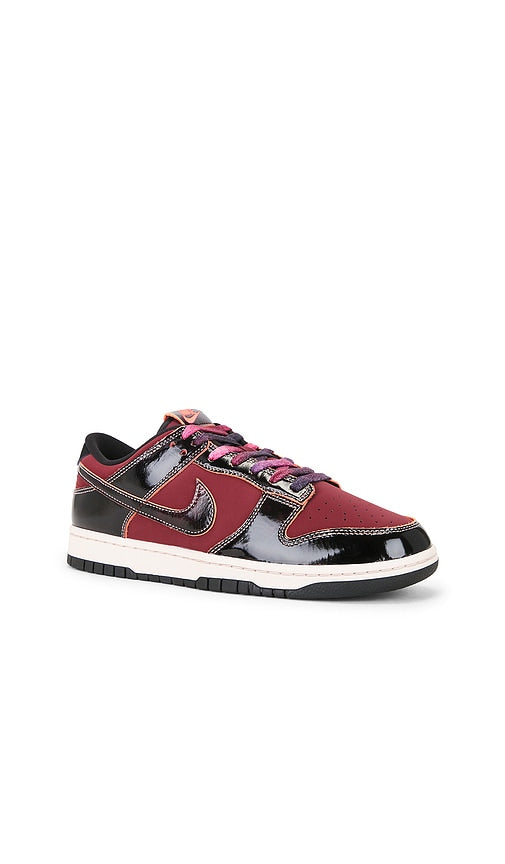 Nike Dunk Low Retro Se in Red