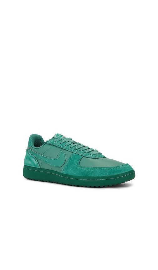 Nike Field General in Green