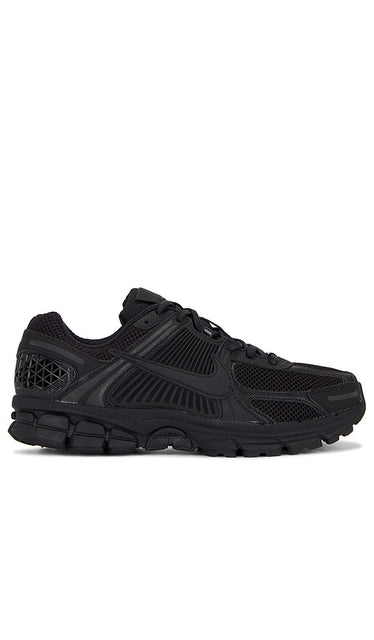 Nike Zoom Vomero 5 Sp Sneaker in Black | Men's Low-Top Sneakers in Black