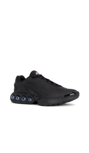 Nike Air Max Dn in Black