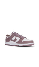 Nike Dunk Low Retro in Taupe