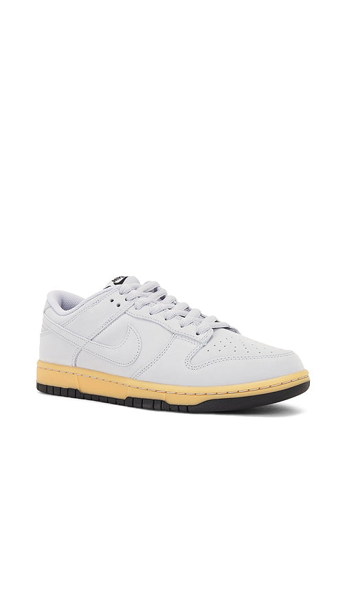 Nike Dunk Low Retro SE in Grey