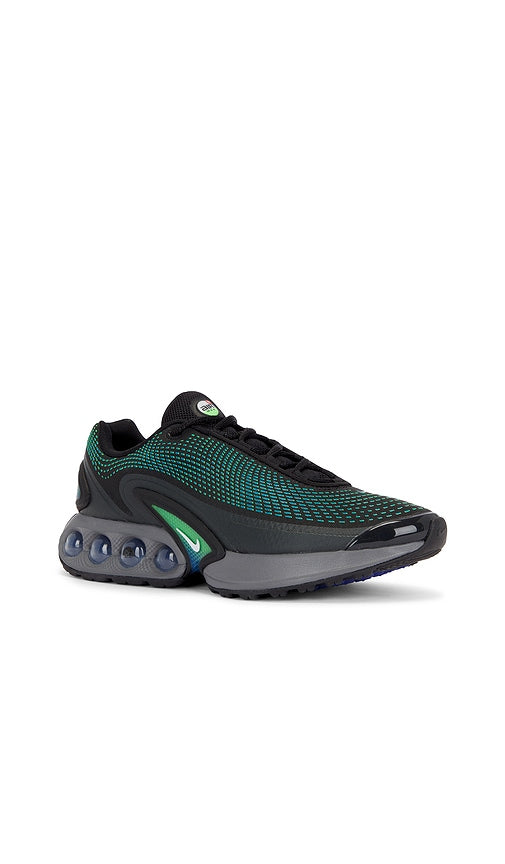 Nike Air Max Dn in Black