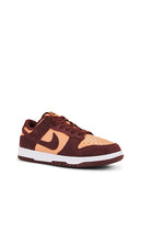 Nike Dunk Low Retro SE in Brown