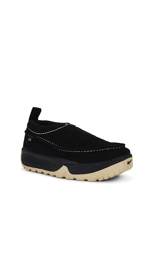 Nike Acg Izy in Black