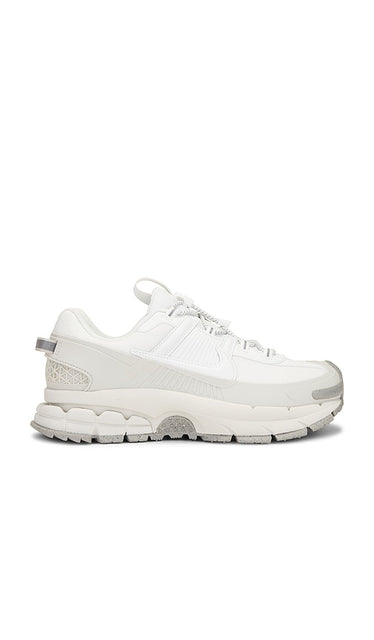 Nike Zoom Vomero Roam in White | Men's Lifestyle Sneakers in Summit White & Light Bone
