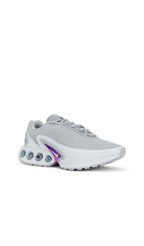 Nike Air Max DN in Light Grey
