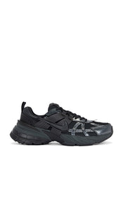 Nike V2K Run in Black | Men's Lifestyle Sneakers in Black  Dark Smoke Grey  & Anthracite