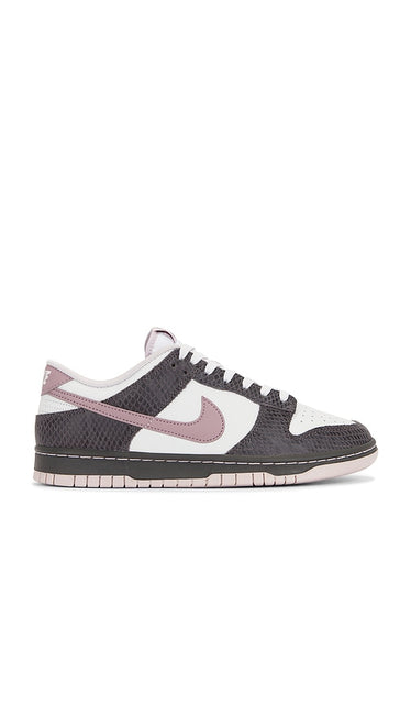 Nike Dunk Low Se Sneakers in Grey,Brown | Men's Lifestyle Sneakers in Medium Ash  Taupe Grey  & Vast Grey