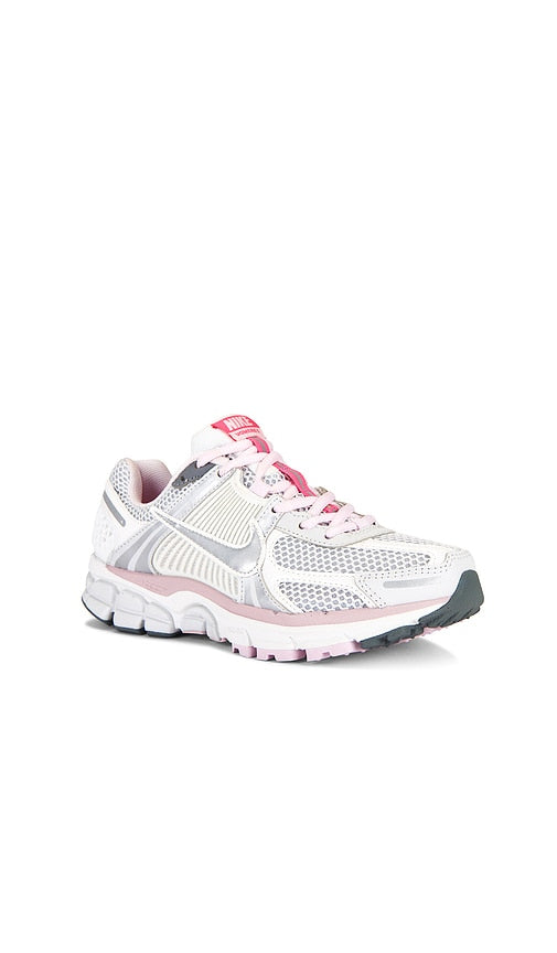 Nike Zoom Vomero 5 Sneaker in White