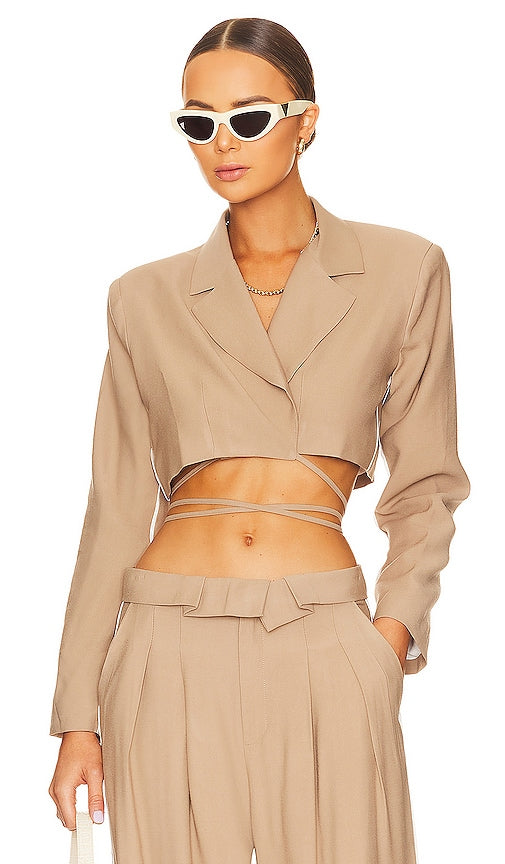 NONchalant Label Cade Crop Jacket in Tan - NONchalant Label Cade - Veste courte en beige - NONchalant Label Cade 黄褐色短款夹克 - NONchalant Label Cade Crop Jacke in Hellbraun - NONchalant Label CADE 크롭 재킷 - Giacca corta NONchalant Label Cade in marrone chiaro