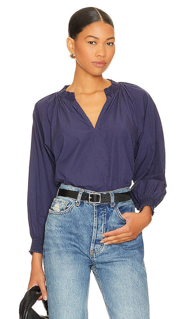 Nation LTD Estelle Peasant Blouse in Navy - Nation LTD Blouse paysanne Estelle en bleu marine - Nation LTD Estelle 海军蓝农民衬衫 - Nation LTD Estelle Bauernbluse in Marineblau - Nation LTD Estelle Peasant 블라우스 - Camicetta contadina Nation LTD Estelle in blu marino