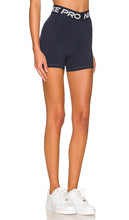 Nike 365 Short 5in in Navy