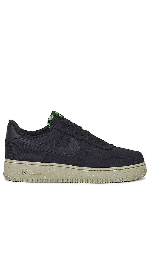 Nike Air Force 1 '07 Lv8 in Black