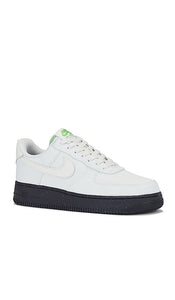 Nike Air Force 1 '07 Lv8 in Cream