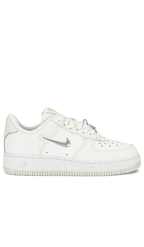 Nike Air Force 1 '07 NN SE Sneaker in Ivory - Nike - Air Force 1 '07 NN SE - Baskets en ivoire - Nike Air Force 1 '07 NN SE 象牙色运动鞋 - Nike Air Force 1 '07 NN SE Sneaker in Elfenbein - Nike Air Force 1 '07 NN SE 스니커즈 색상은 아이보리입니다. - Sneaker Nike Air Force 1 '07 NN SE in avorio