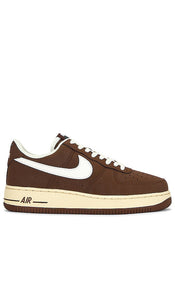 Nike Air Force 1 '07 in Brown