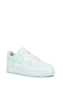 Nike Air Force 1 '07 in Green